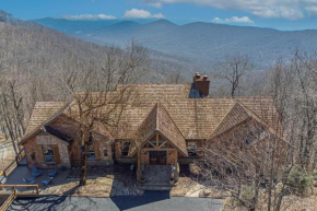 Whispering Sky Lodge